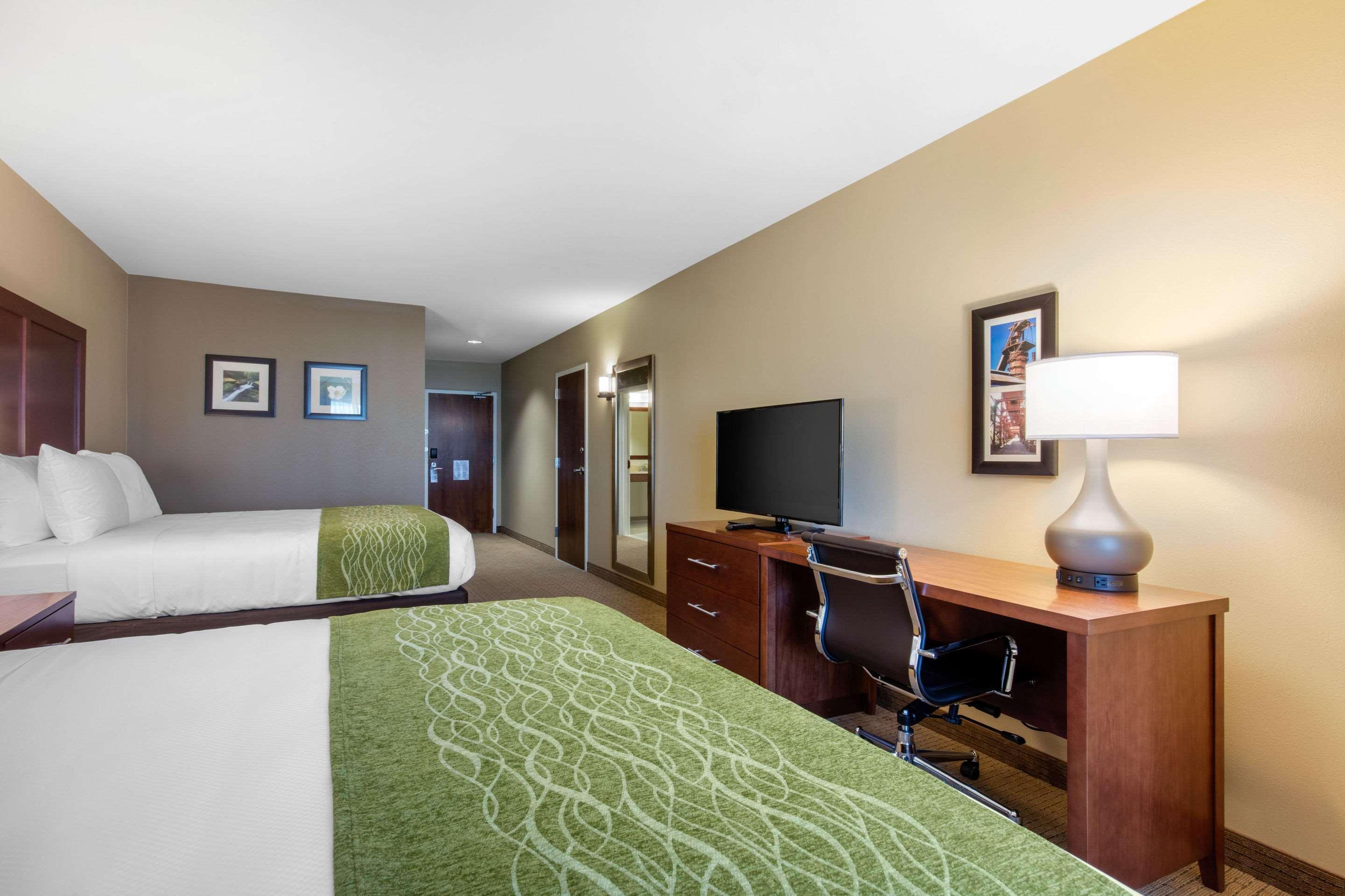 Comfort Inn & Suites At Crossplex Village Birmingham Bagian luar foto