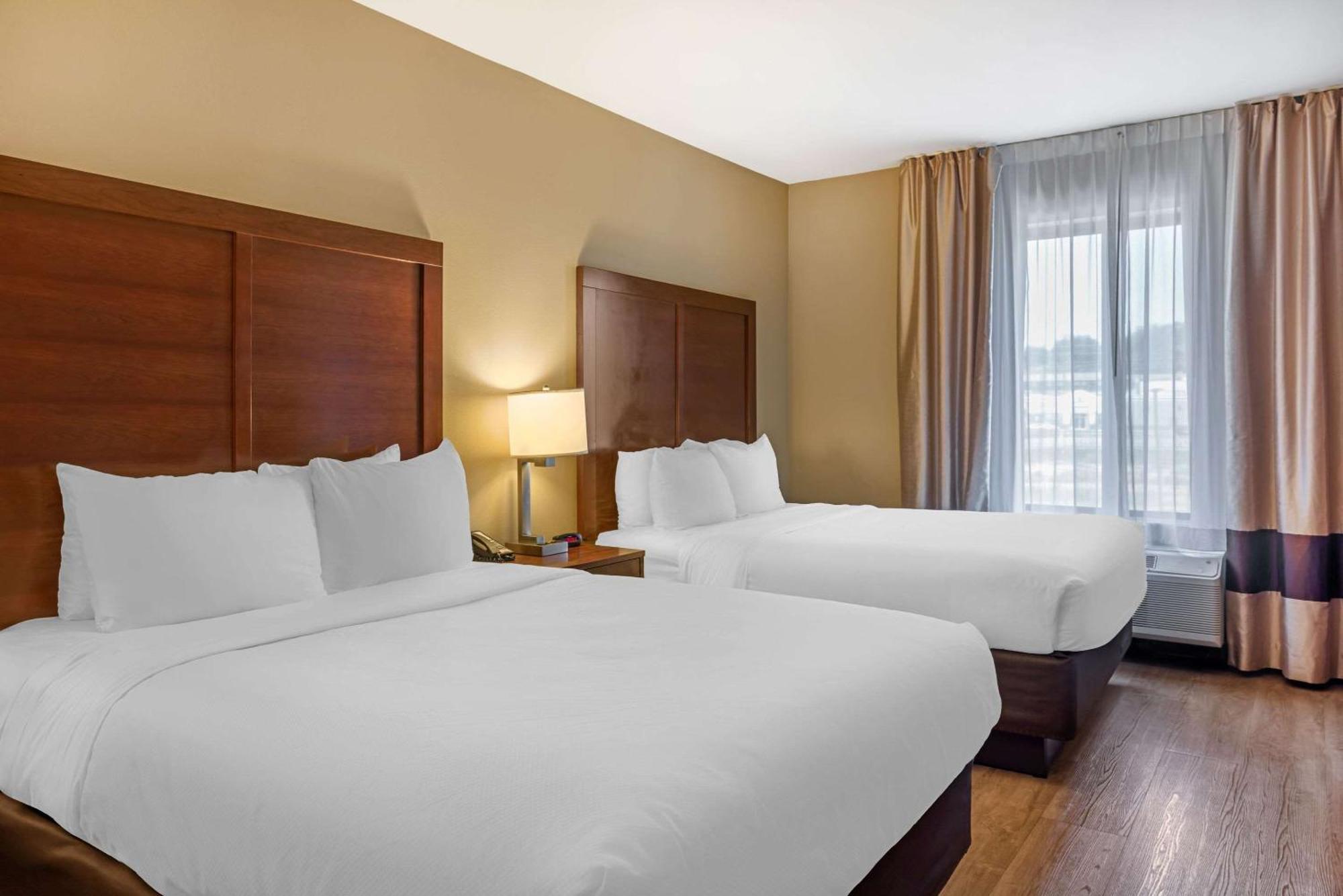 Comfort Inn & Suites At Crossplex Village Birmingham Bagian luar foto